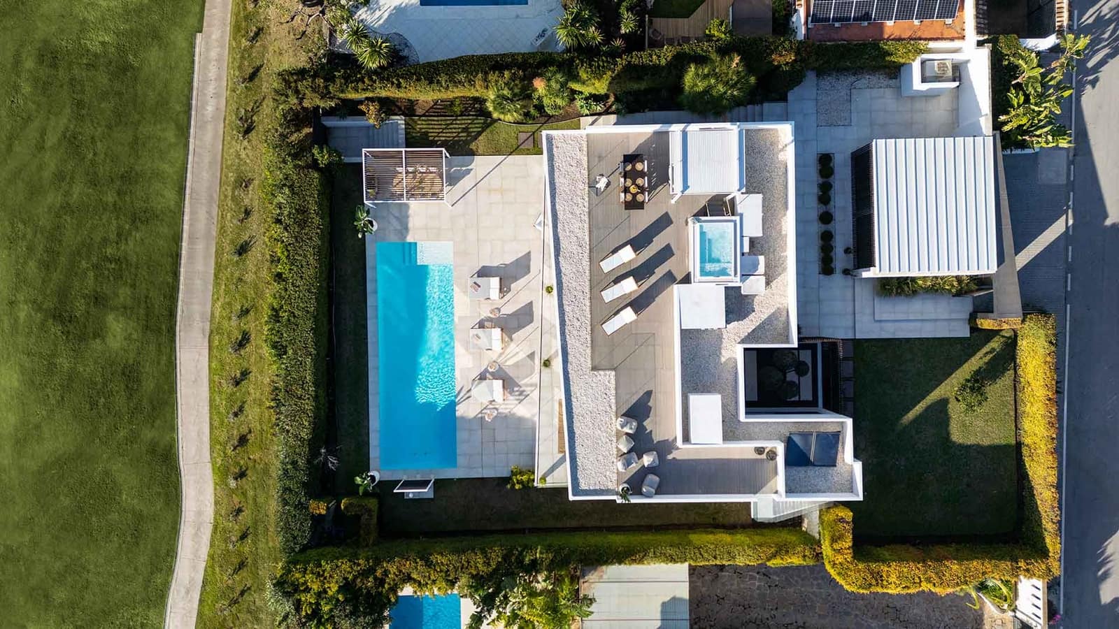 6 soverom Villa til salgs i Nueva Andalucia med svømmebasseng - € 3 995 000 (Ref: 8798710)
