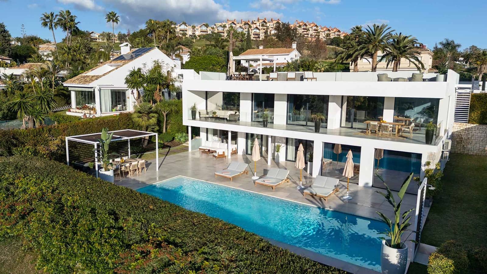 6 soverom Villa til salgs i Nueva Andalucia med svømmebasseng - € 3 995 000 (Ref: 8798710)