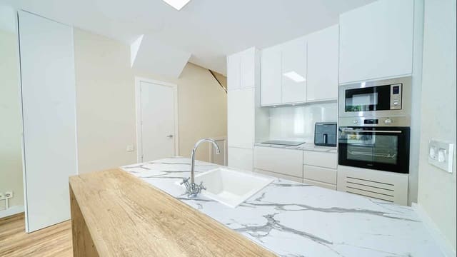 3 makuuhuone Huoneisto myytävänä paikassa Playa Bajadilla - Puertos, Marbella mukana uima-altaan - 975 000 € (Ref: 8798713)