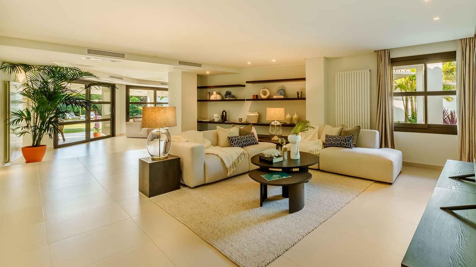 5 sypialnia Willa na sprzedaż w Nueva Andalucia z basenem - 6 995 000 € (Ref: 8834885)