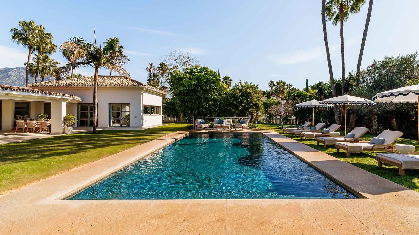 5 sypialnia Willa na sprzedaż w Nueva Andalucia z basenem - 6 995 000 € (Ref: 8834885)