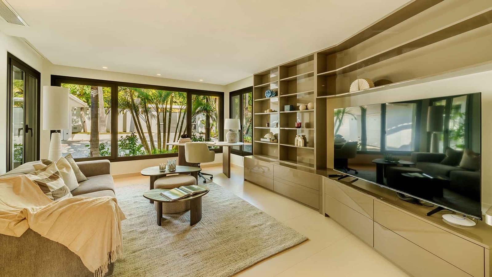 5 sypialnia Willa na sprzedaż w Nueva Andalucia z basenem - 6 995 000 € (Ref: 8834885)