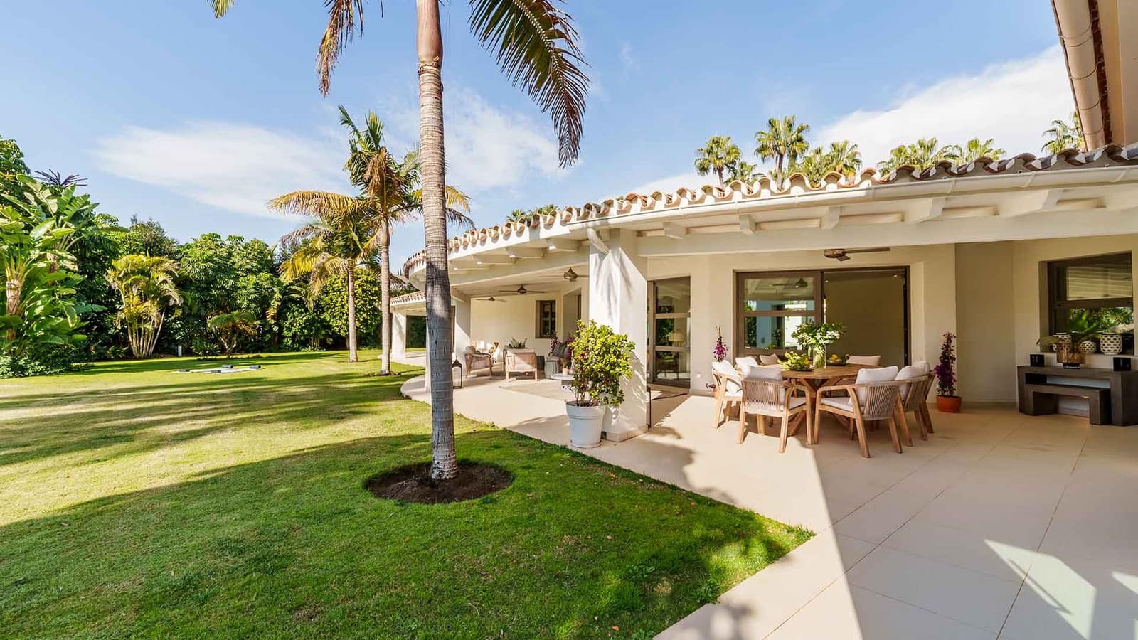 5 sypialnia Willa na sprzedaż w Nueva Andalucia z basenem - 6 995 000 € (Ref: 8834885)