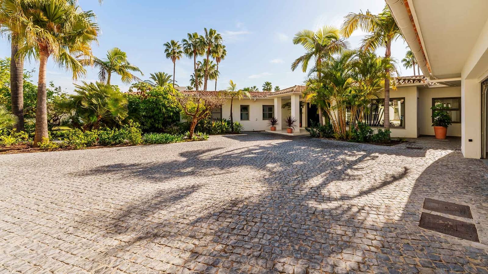 5 sypialnia Willa na sprzedaż w Nueva Andalucia z basenem - 6 995 000 € (Ref: 8834885)