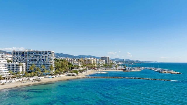 Restaurant/Bar for sale in Playa Bajadilla - Puertos, Marbella - € 600,000 (Ref: 8859621)