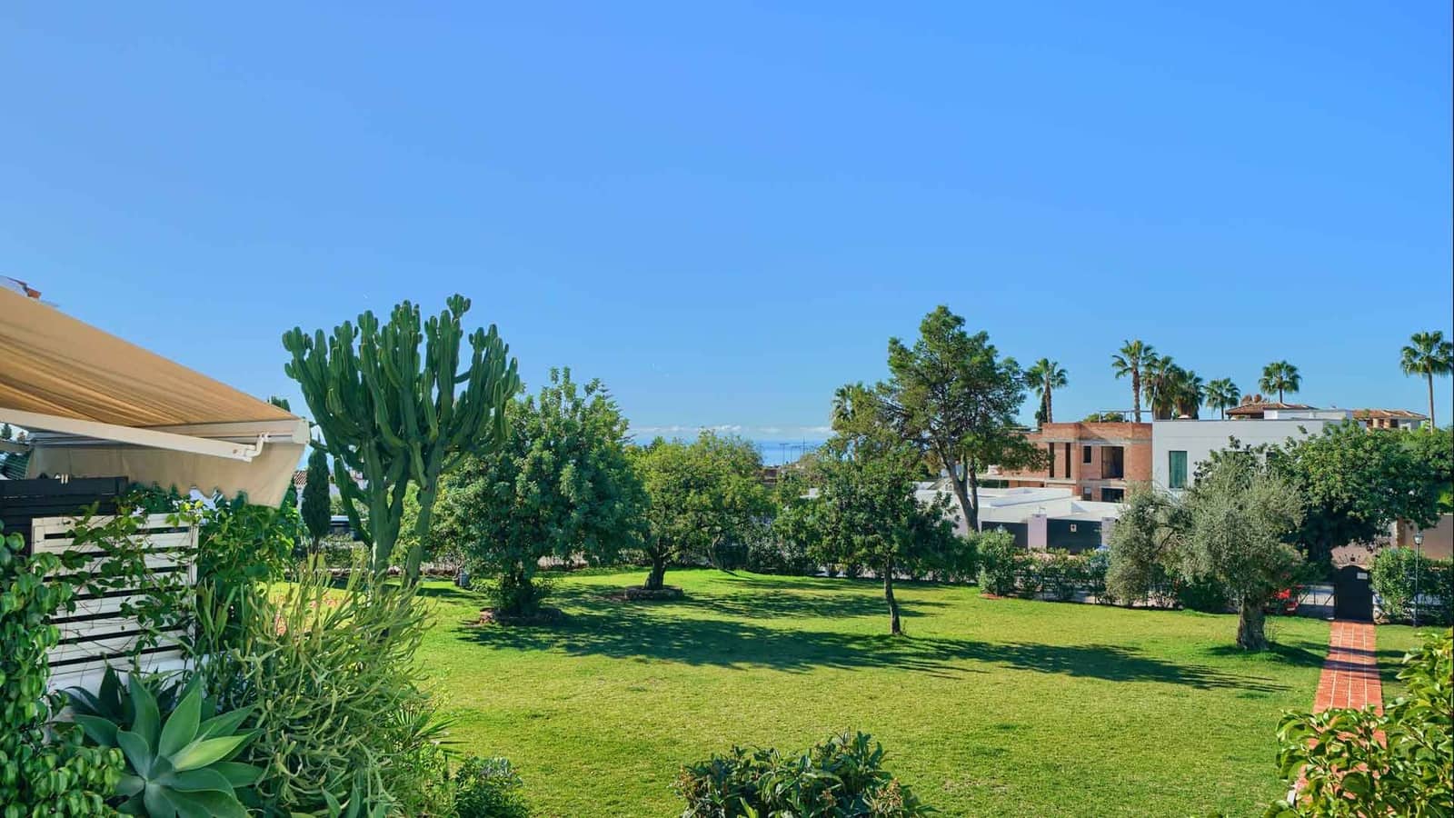 1 soverom Hus til salgs i Marbella med svømmebasseng - € 367 000 (Ref: 8859623)