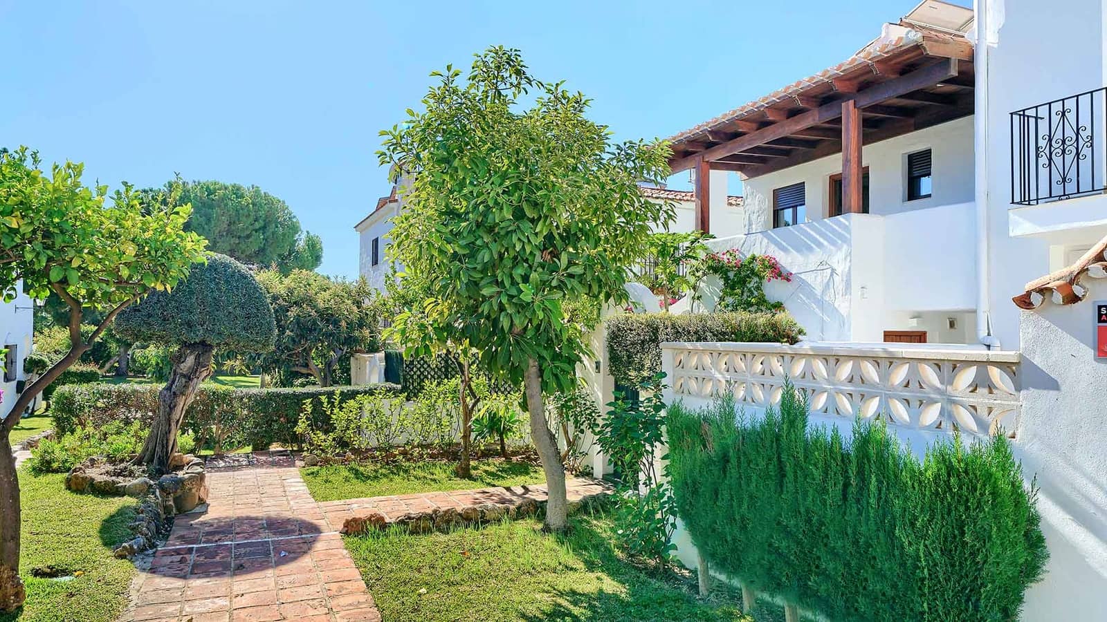 1 soverom Hus til salgs i Marbella med svømmebasseng - € 367 000 (Ref: 8859623)