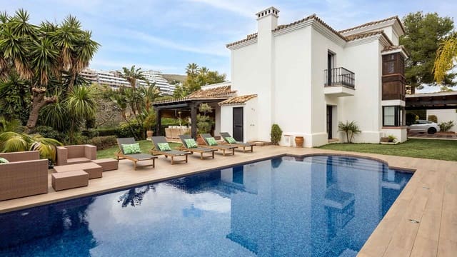 4 soveværelse Villa til salg i La Quinta, Benahavís med swimmingpool - € 2.950.000 (Ref: 8869548)