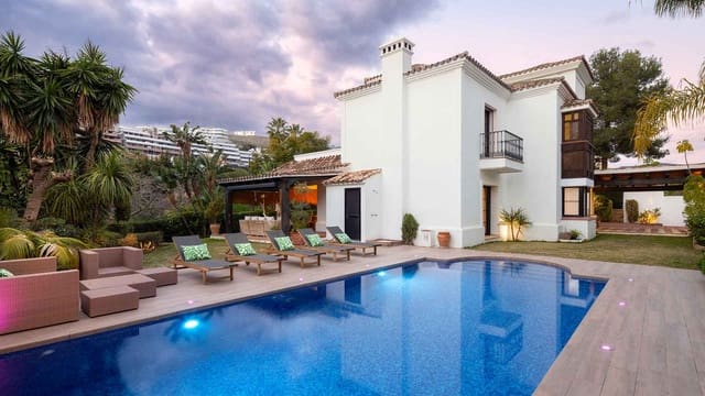 4 soveværelse Villa til salg i La Quinta, Benahavís med swimmingpool - € 2.950.000 (Ref: 8869548)