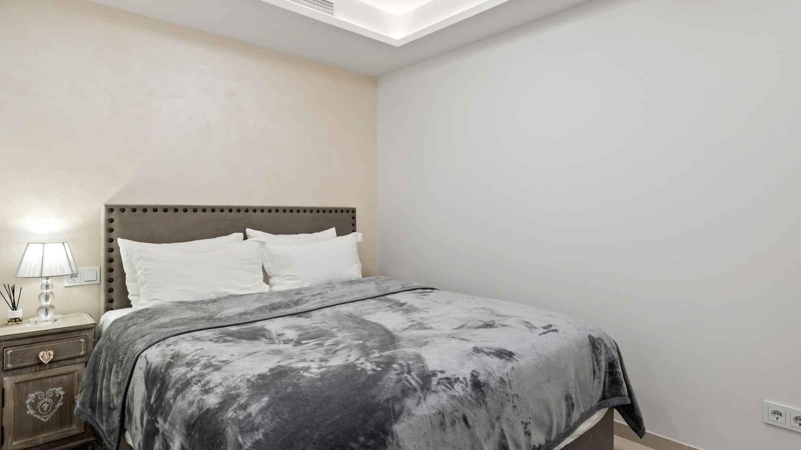 7 bedroom Apartment for sale in Nueva Andalucia with pool - € 4,300,000 (Ref: 8889230)