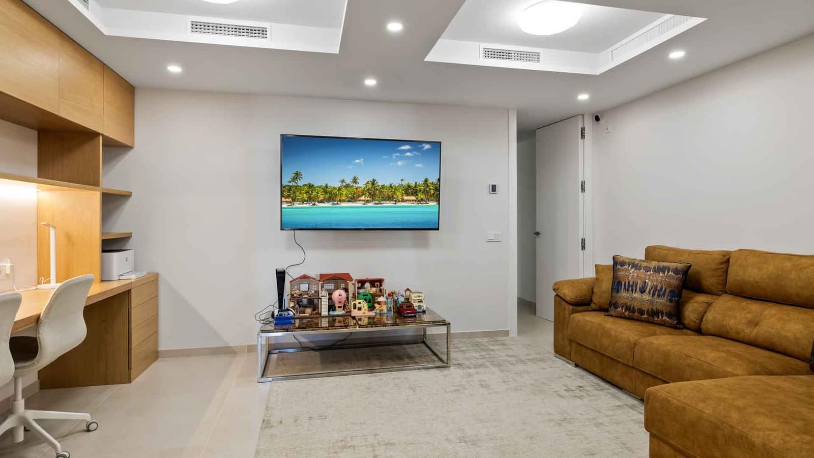 7 bedroom Apartment for sale in Nueva Andalucia with pool - € 4,300,000 (Ref: 8889230)