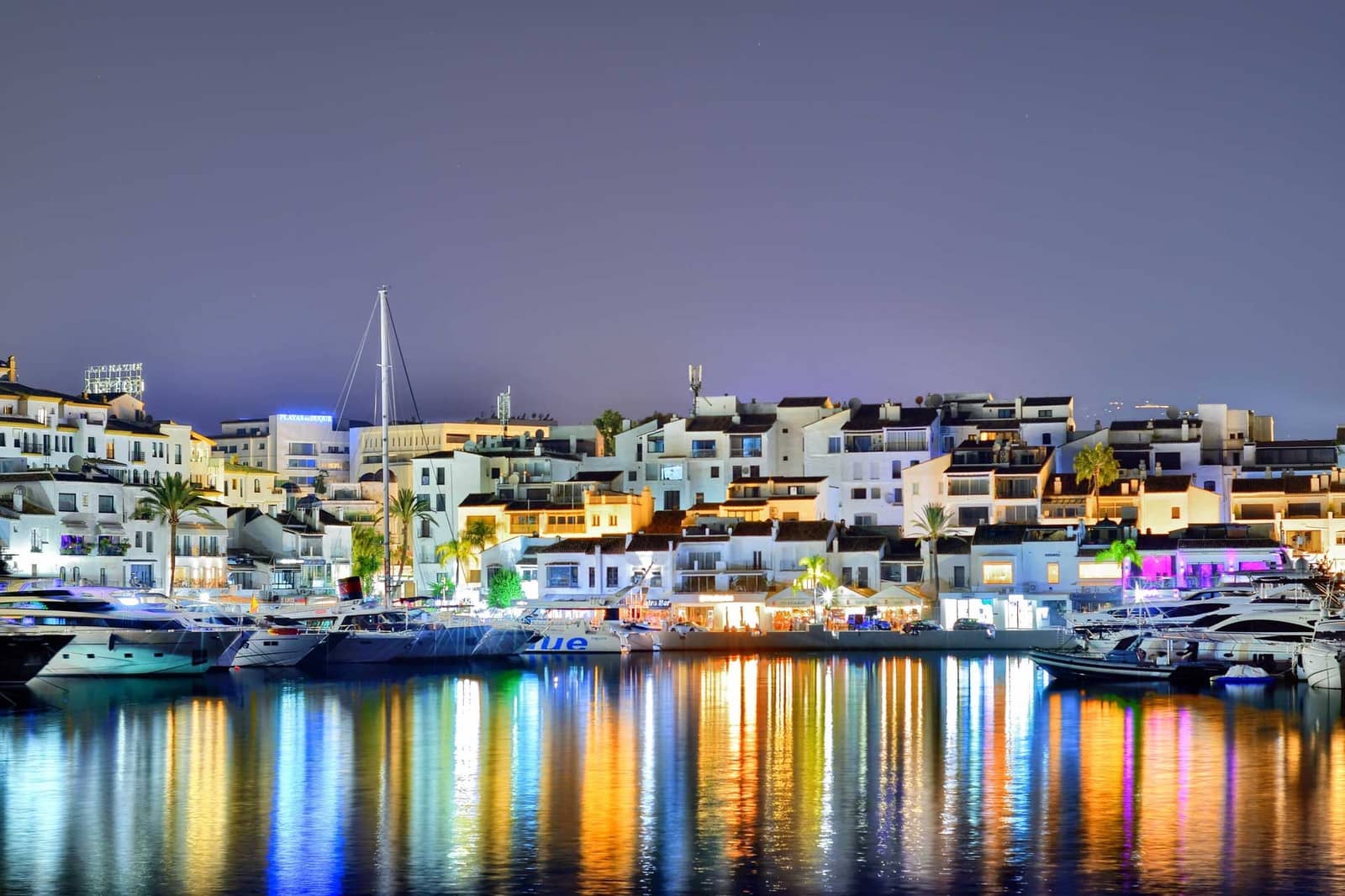 4 soverom Villa til salgs i Nueva Andalucia med svømmebasseng - € 4 300 000 (Ref: 8889231)