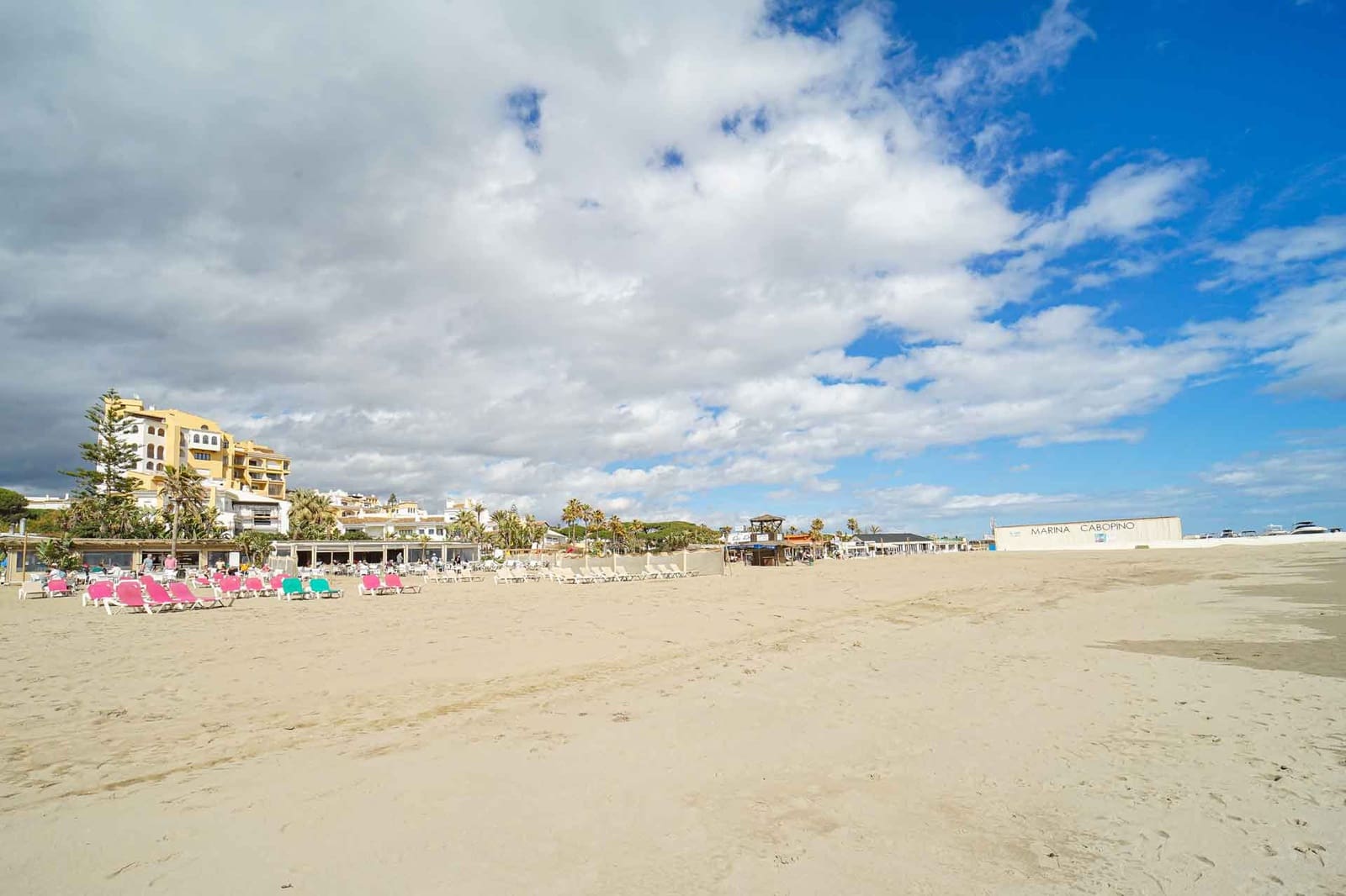 5 soverom Villa til salgs i La Mairena med svømmebasseng - € 3 500 000 (Ref: 8892925)