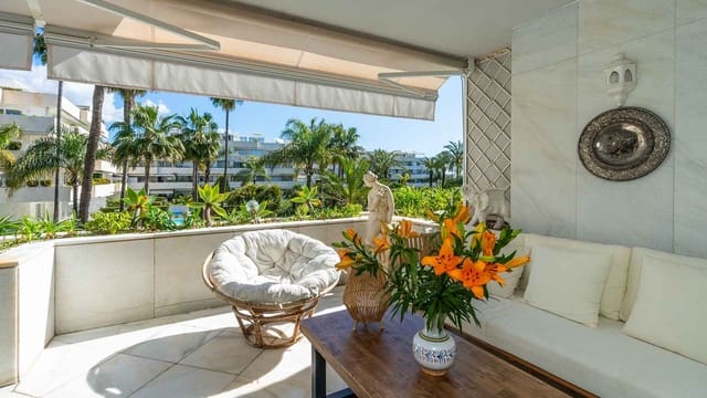 3 soveværelse Lejlighed til salg i Puerto Banus, Marbella med swimmingpool - € 2.400.000 (Ref: 8894962)