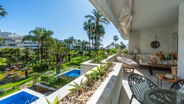 3 soveværelse Lejlighed til salg i Puerto Banus, Marbella med swimmingpool - € 2.400.000 (Ref: 8894962)