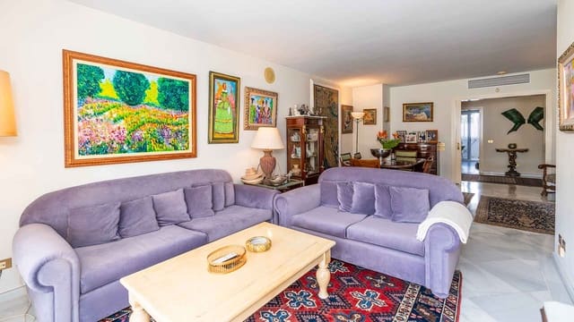 3 soveværelse Lejlighed til salg i Puerto Banus, Marbella med swimmingpool - € 2.400.000 (Ref: 8894962)