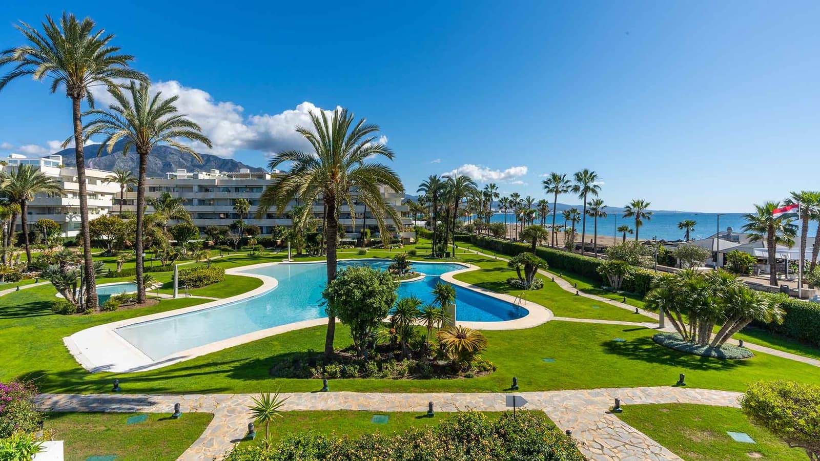 3 soveværelse Lejlighed til salg i Puerto Banus med swimmingpool - € 2.400.000 (Ref: 8894962)