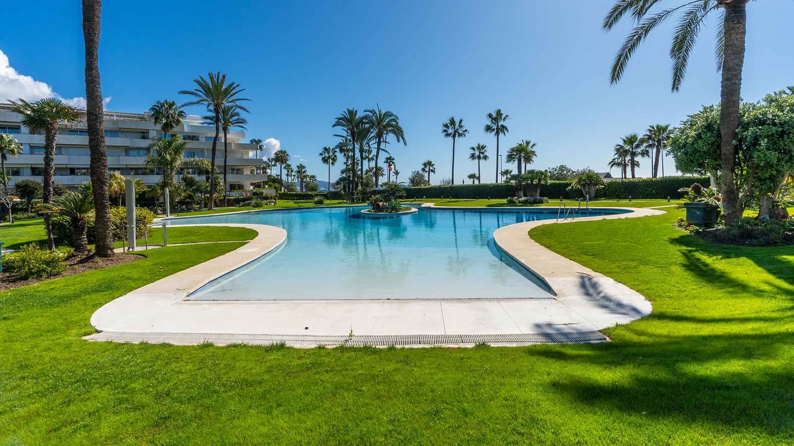 3 soveværelse Lejlighed til salg i Puerto Banus med swimmingpool - € 2.400.000 (Ref: 8894962)