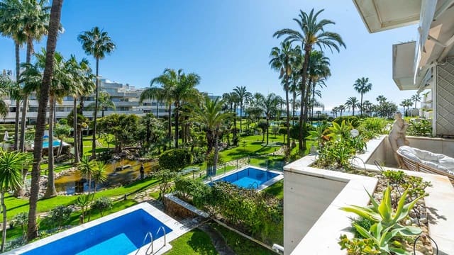3 soveværelse Lejlighed til salg i Puerto Banus, Marbella med swimmingpool - € 2.400.000 (Ref: 8894962)