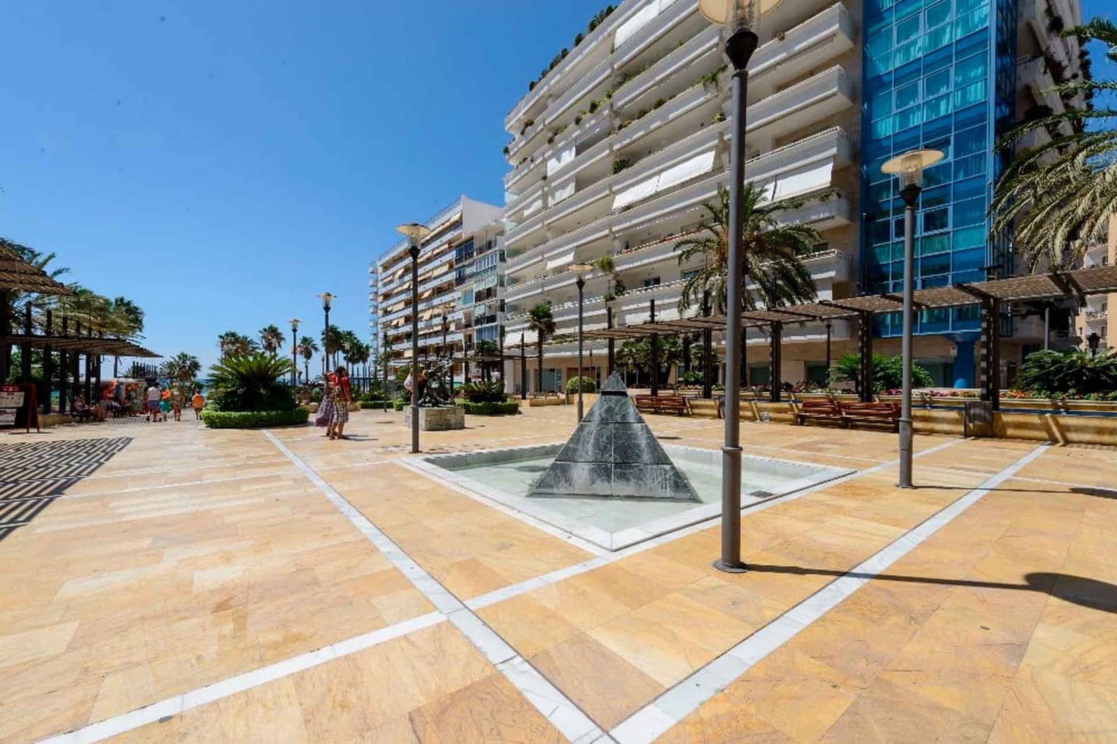 Business for sale in Marbella - € 595,000 (Ref: 8896565)
