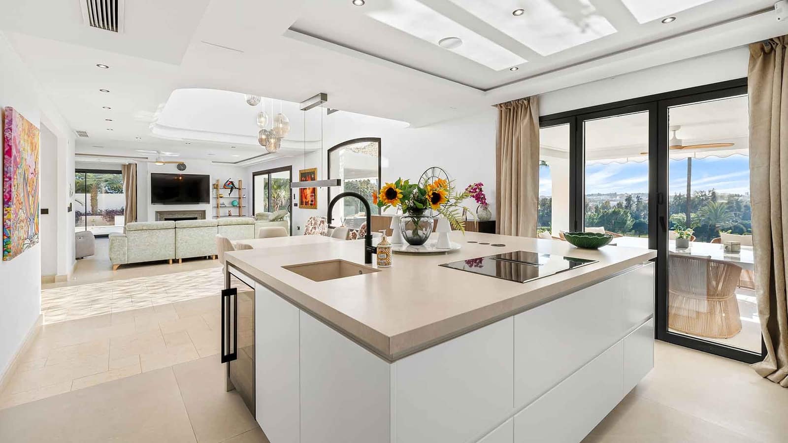 5 bedroom Villa for sale in Nueva Andalucia with pool - € 4,500,000 (Ref: 8917845)