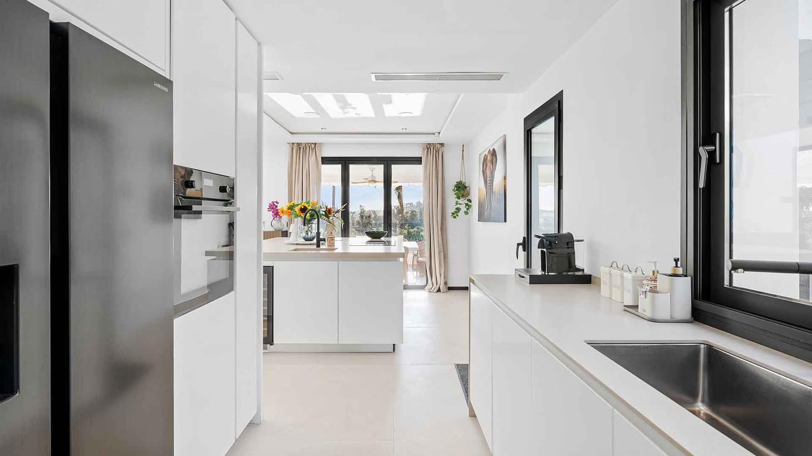 5 bedroom Villa for sale in Nueva Andalucia with pool - € 4,500,000 (Ref: 8917845)