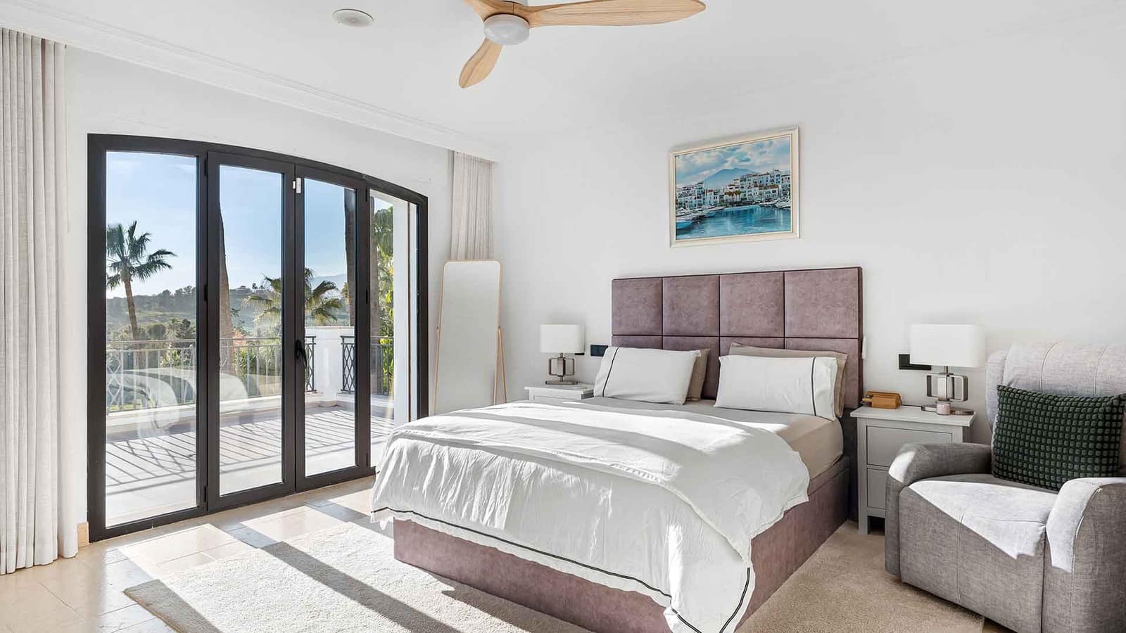 5 bedroom Villa for sale in Nueva Andalucia with pool - € 4,500,000 (Ref: 8917845)