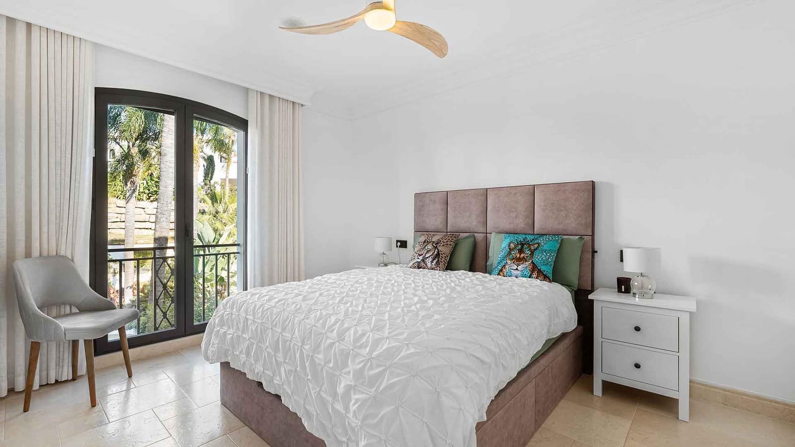 5 bedroom Villa for sale in Nueva Andalucia with pool - € 4,500,000 (Ref: 8917845)