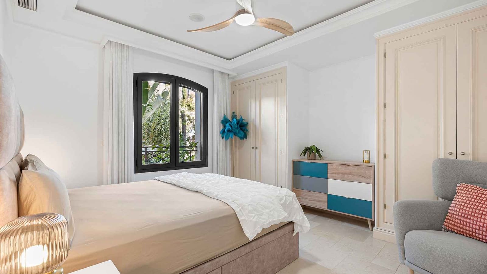 5 bedroom Villa for sale in Nueva Andalucia with pool - € 4,500,000 (Ref: 8917845)