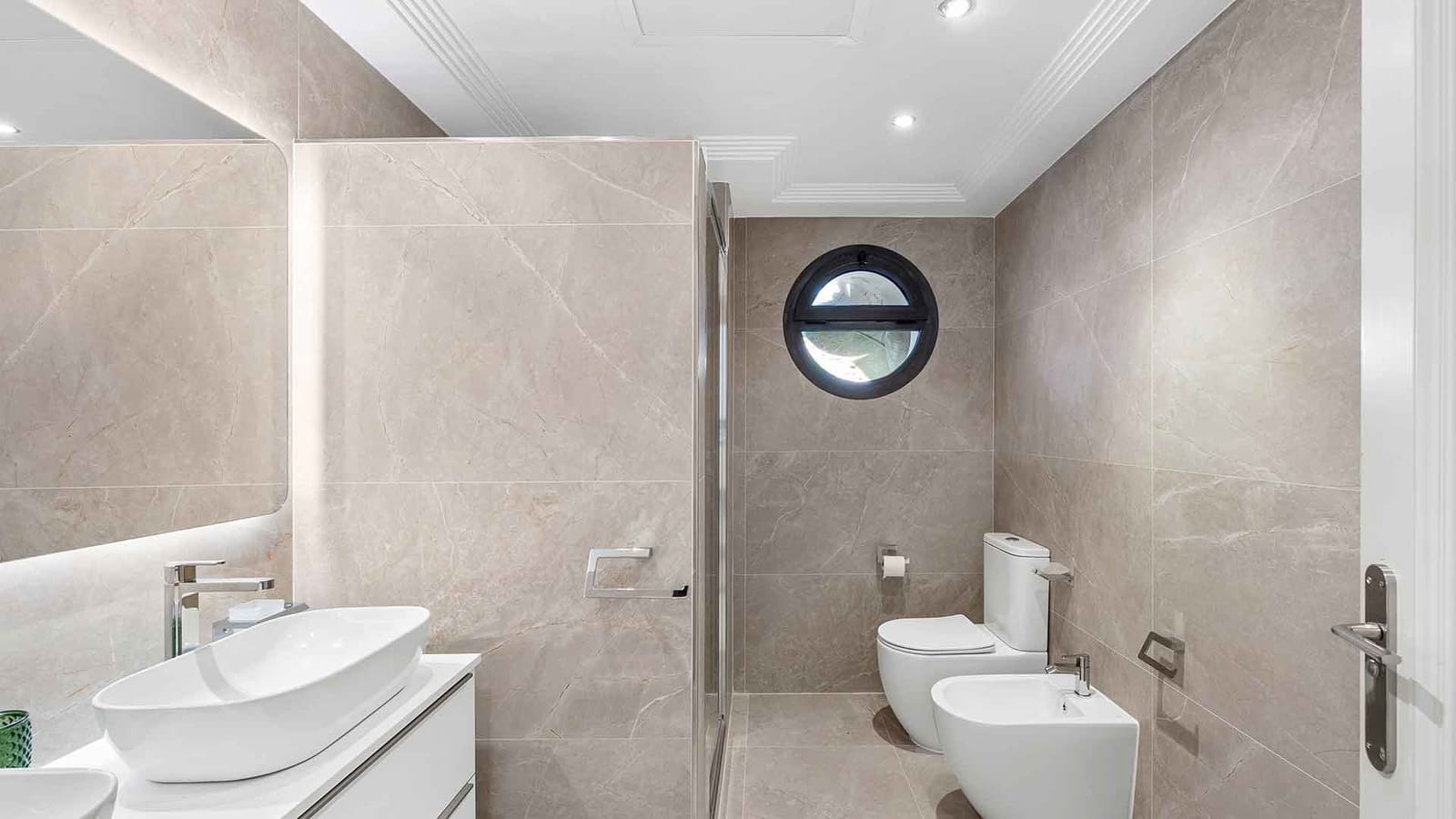 5 bedroom Villa for sale in Nueva Andalucia with pool - € 4,500,000 (Ref: 8917845)