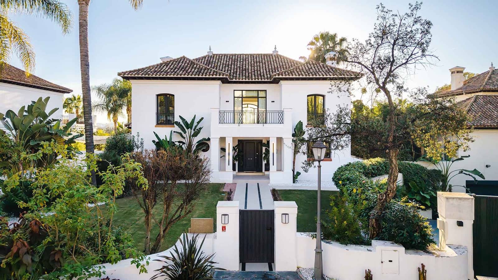 5 bedroom Villa for sale in Nueva Andalucia with pool - € 4,500,000 (Ref: 8917845)