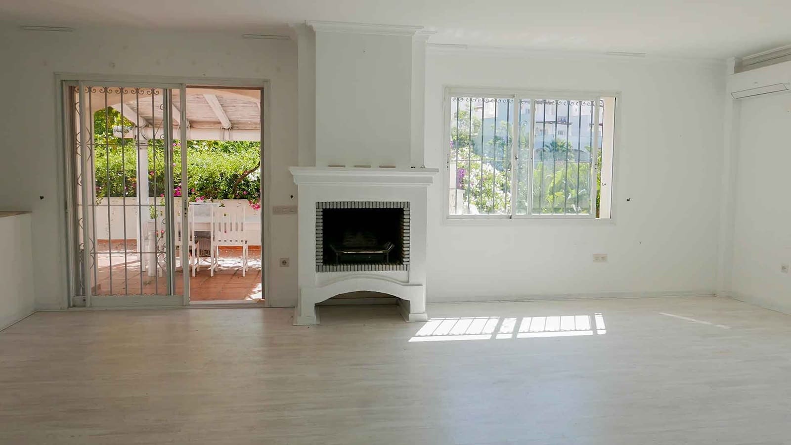 4 sypialnia Willa na sprzedaż w Nueva Andalucia z basenem - 2 395 000 € (Ref: 8928933)