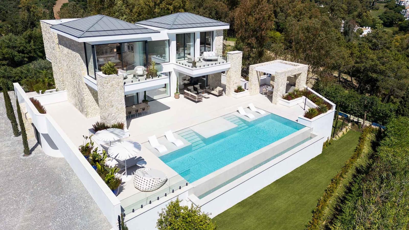 5 soveværelse Villa til salg i La Quinta med swimmingpool - € 5.750.000 (Ref: 8928934)