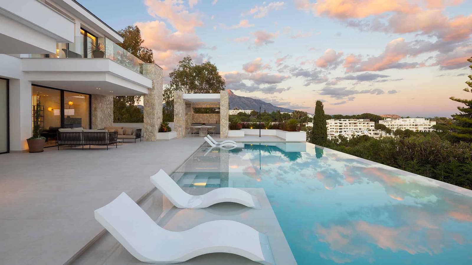 5 soveværelse Villa til salg i La Quinta med swimmingpool - € 5.750.000 (Ref: 8928934)