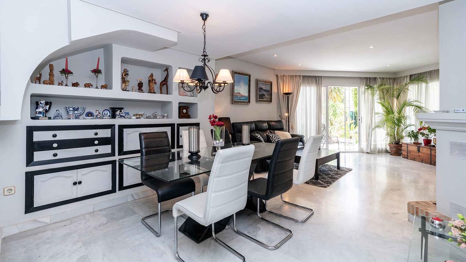 3 soveværelse Byhus til salg i Golden Mile med swimmingpool - € 865.000 (Ref: 8952699)