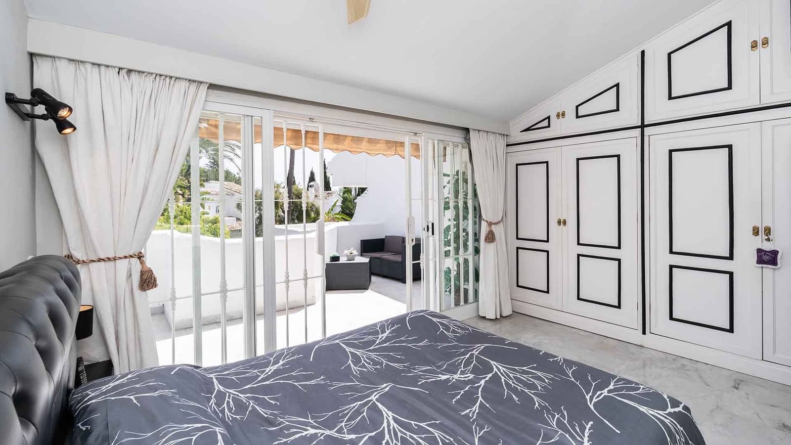 3 soveværelse Byhus til salg i Golden Mile med swimmingpool - € 865.000 (Ref: 8952699)