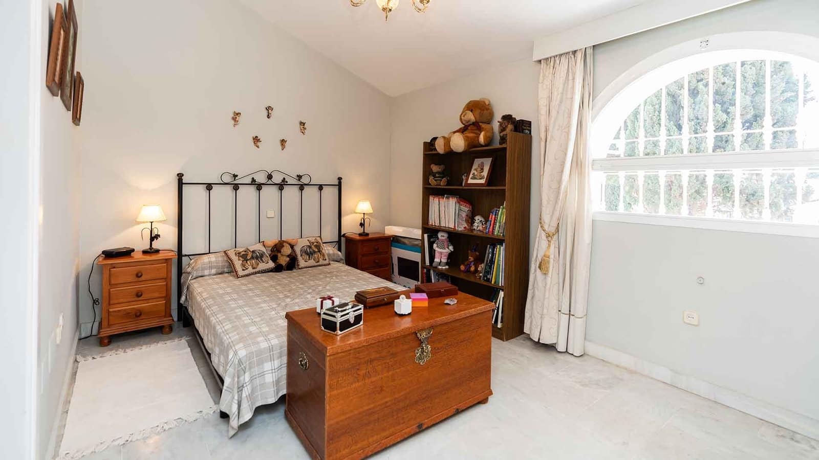 3 soveværelse Byhus til salg i Golden Mile med swimmingpool - € 865.000 (Ref: 8952699)