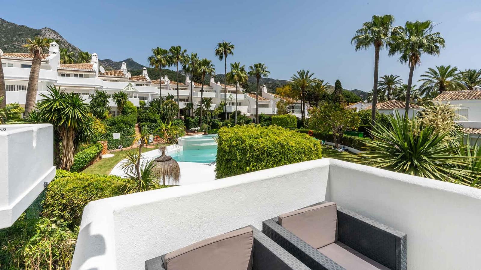 3 soveværelse Byhus til salg i Golden Mile med swimmingpool - € 865.000 (Ref: 8952699)