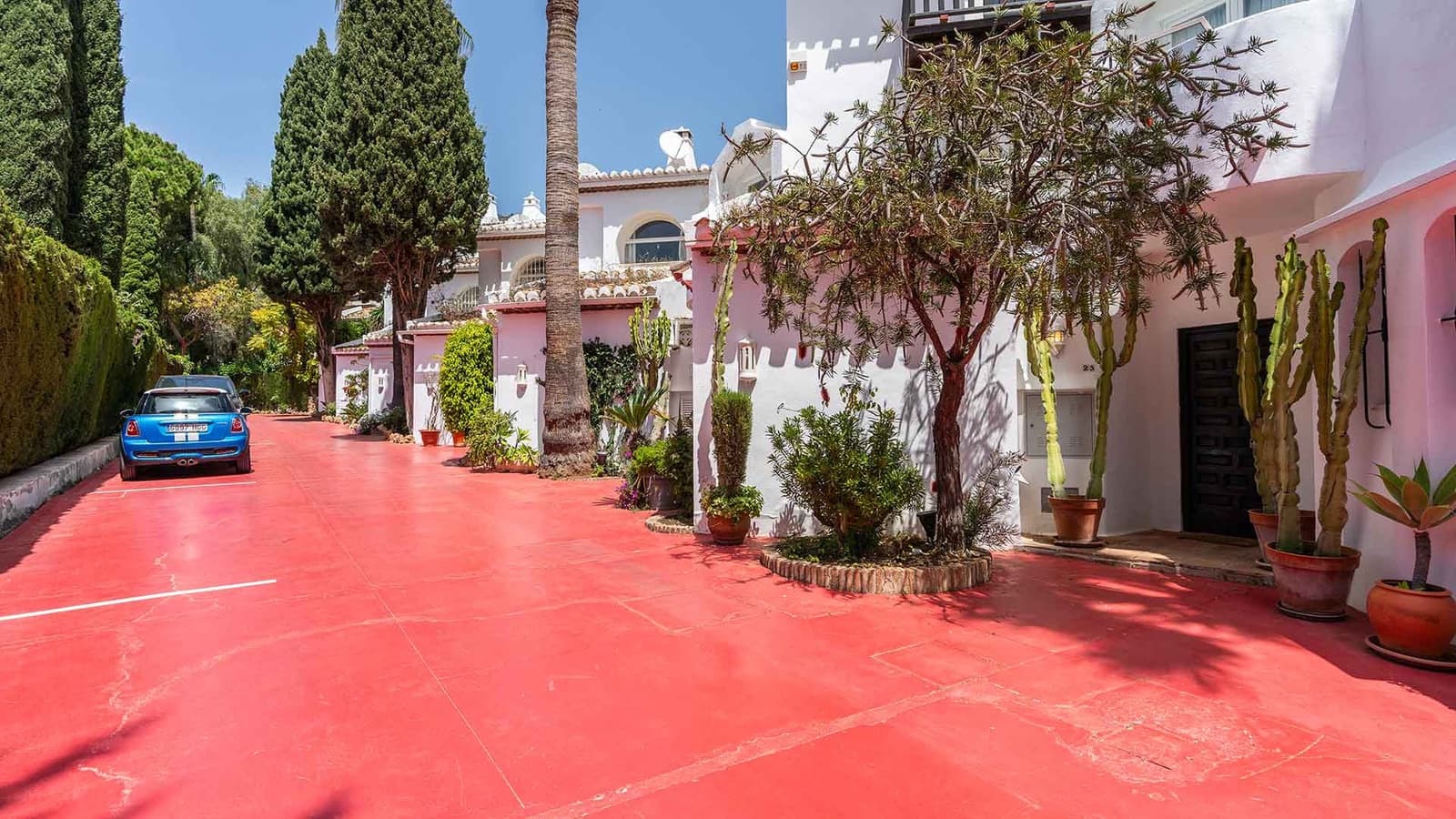 3 soveværelse Byhus til salg i Golden Mile med swimmingpool - € 865.000 (Ref: 8952699)