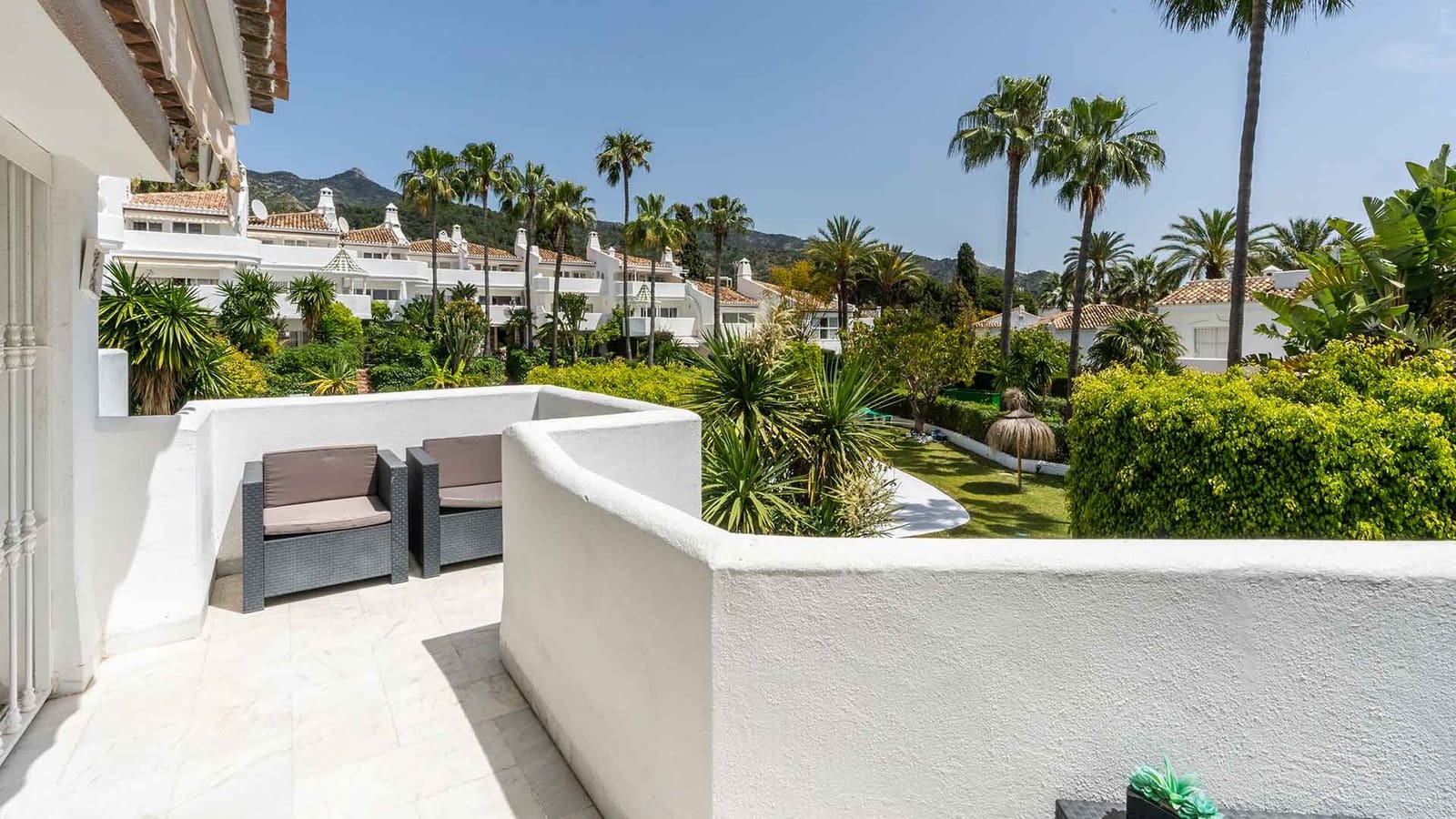 3 soveværelse Byhus til salg i Golden Mile med swimmingpool - € 865.000 (Ref: 8952699)