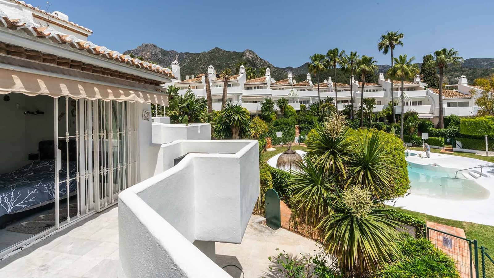 3 soveværelse Byhus til salg i Golden Mile med swimmingpool - € 865.000 (Ref: 8952699)