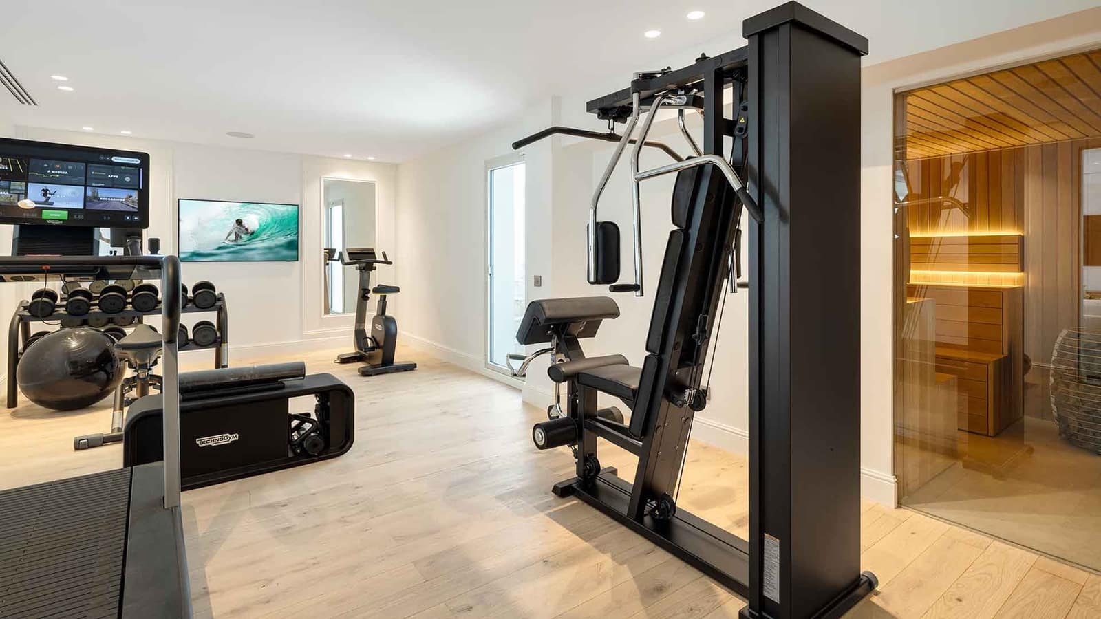 5 soverom Villa til salgs i Nueva Andalucia med svømmebasseng - € 8 595 000 (Ref: 8968444)