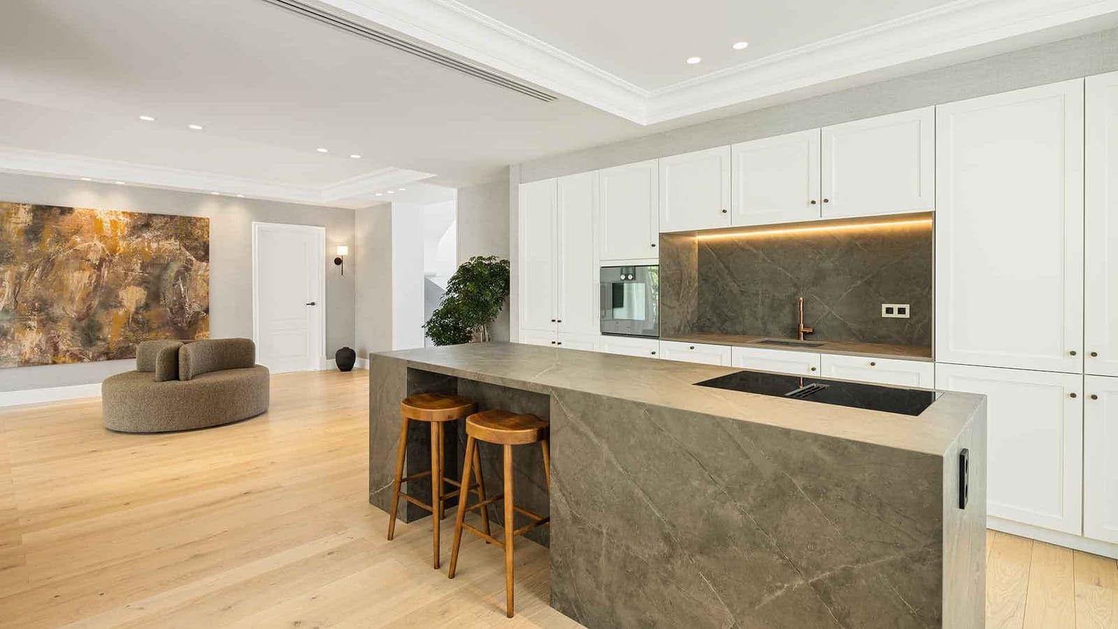 5 soverom Villa til salgs i Nueva Andalucia med svømmebasseng - € 8 595 000 (Ref: 8968444)