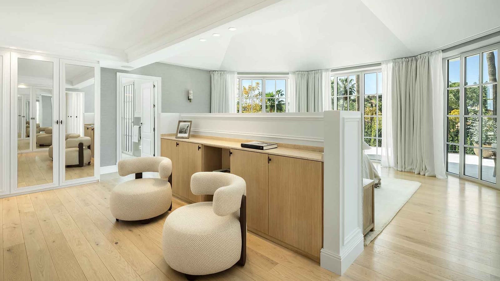 5 soverom Villa til salgs i Nueva Andalucia med svømmebasseng - € 8 595 000 (Ref: 8968444)