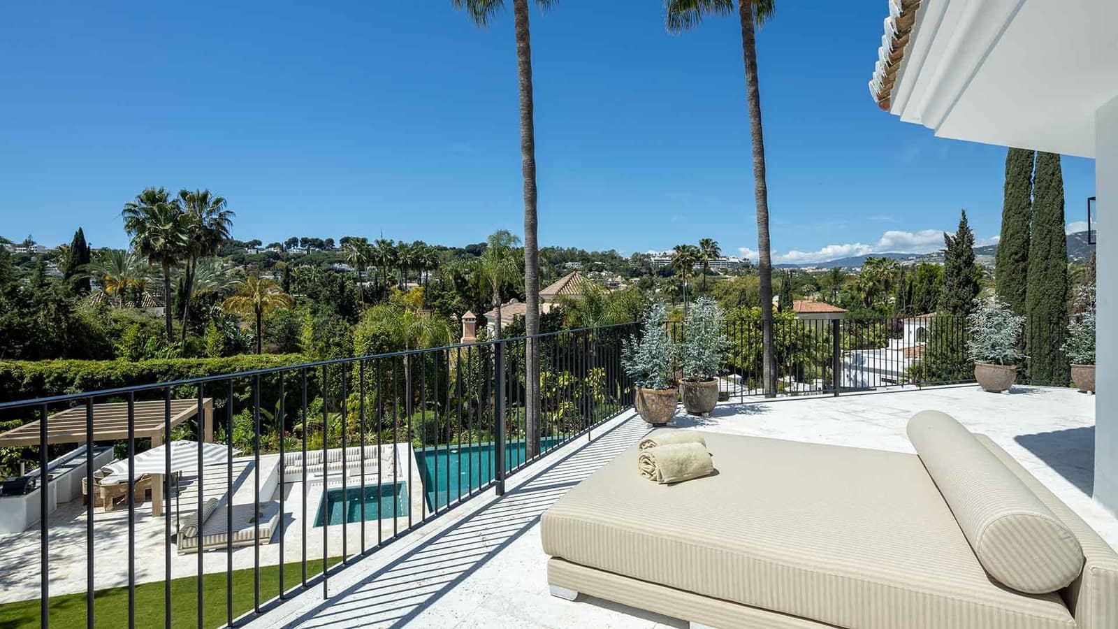 5 soverom Villa til salgs i Nueva Andalucia med svømmebasseng - € 8 595 000 (Ref: 8968444)