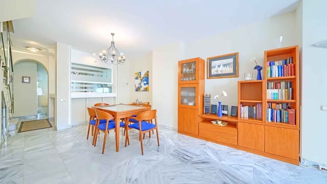 3 slaapkamer Appartement te koop in Playa Bajadilla - Puertos, Marbella met zwembad - € 775.000 (Ref: 8968445)