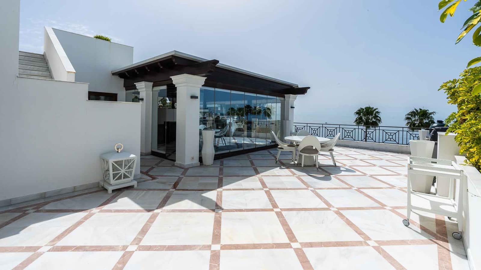 5 sypialnia Penthouse na sprzedaż w Estepona z basenem - 5 980 000 € (Ref: 8970490)
