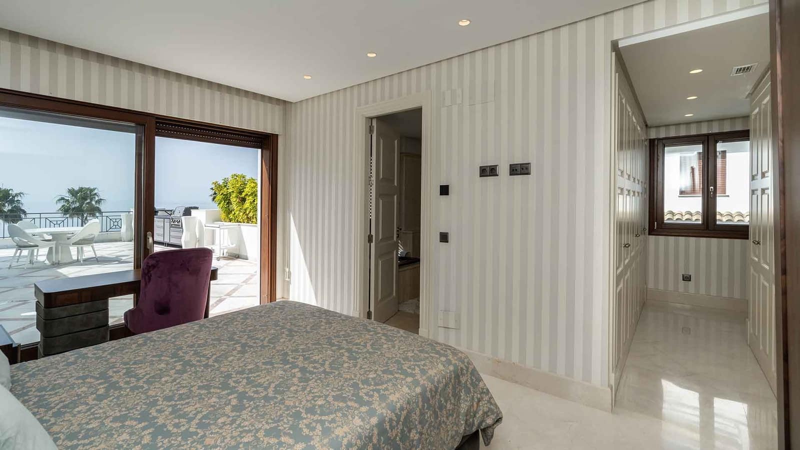 5 sypialnia Penthouse na sprzedaż w Estepona z basenem - 5 980 000 € (Ref: 8970490)