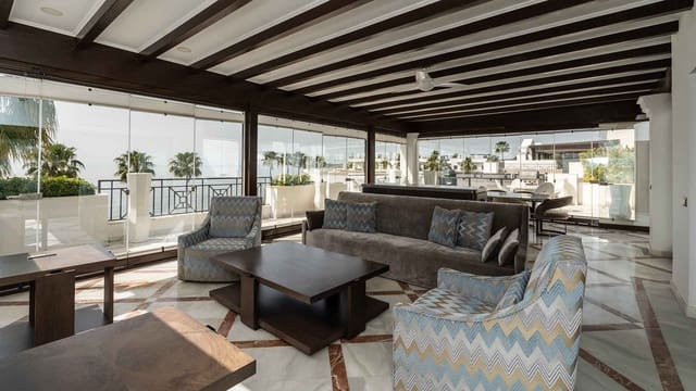 5 quarto Penthouse para venda em Centro, Estepona com piscina - 5 980 000 € (Ref: 8970490)