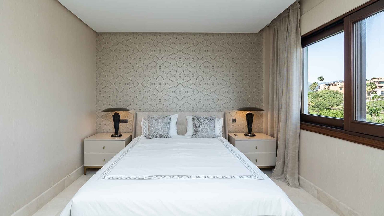 5 sypialnia Penthouse na sprzedaż w Estepona z basenem - 5 980 000 € (Ref: 8970490)